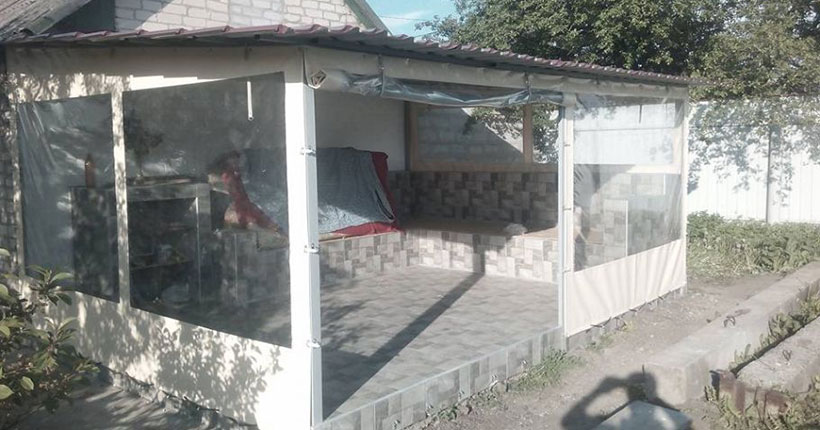 Альтанка з м'якими прозорими вікнами ПВХ